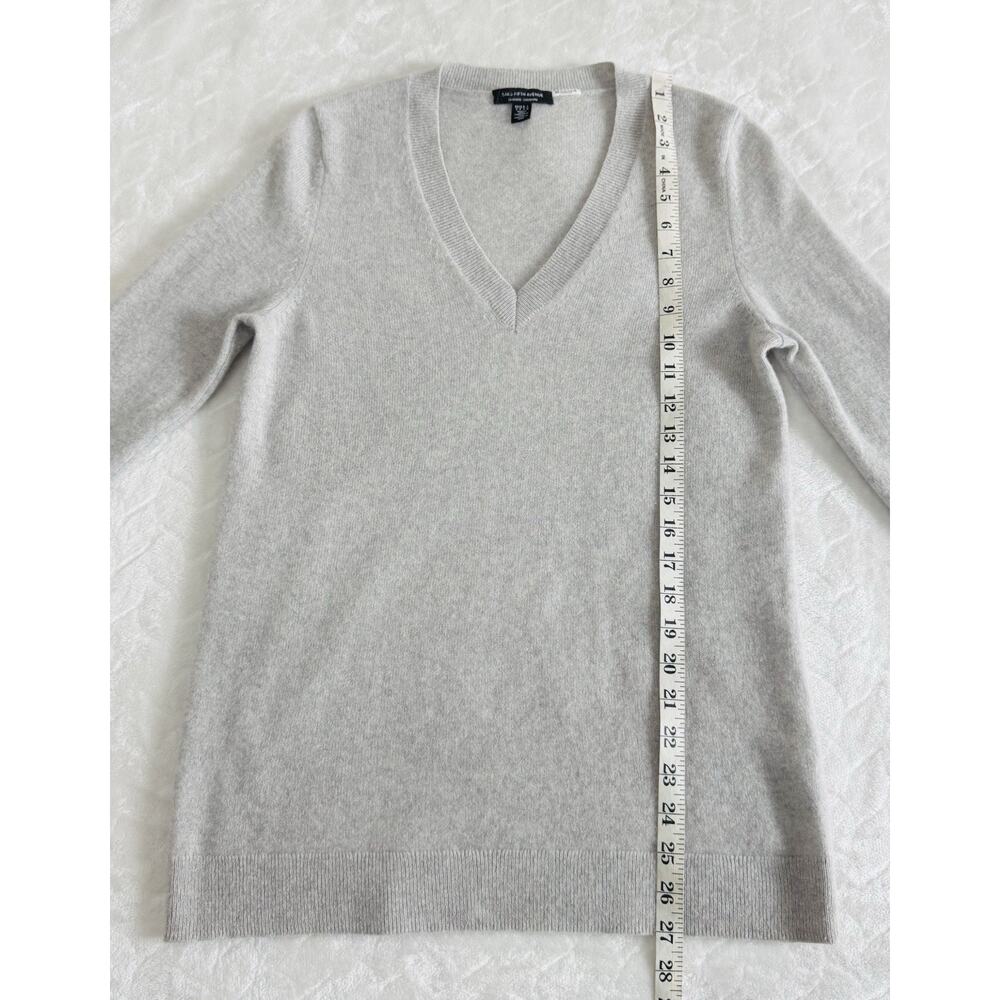 Saks Fifth Avenue Women’s Size S 100% Cashmere V-Neck Sweater Gray Luxury Knit - Picture 6 of 8
